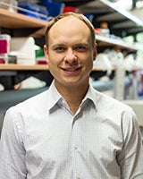 Portrait of Eric Hayden in lab