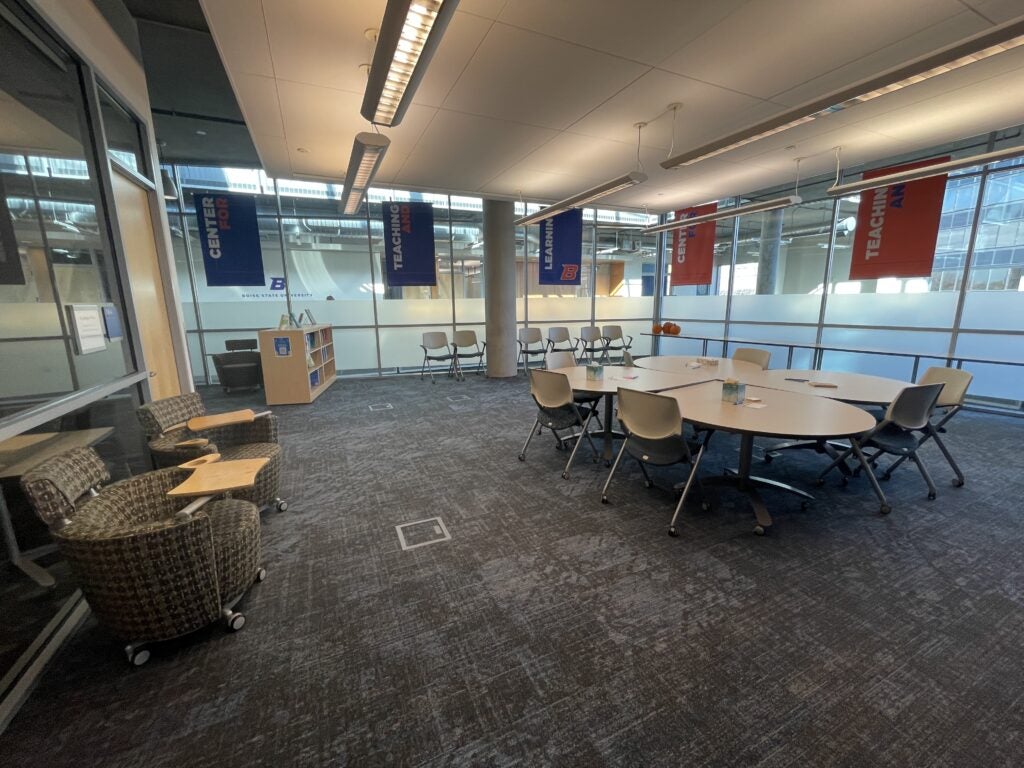 Photo of seating arrangement in the CTL Learning Lounge.