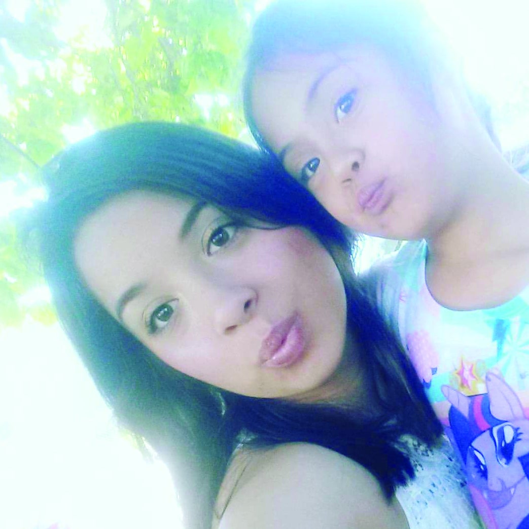 Lizette Mendoza and her sister