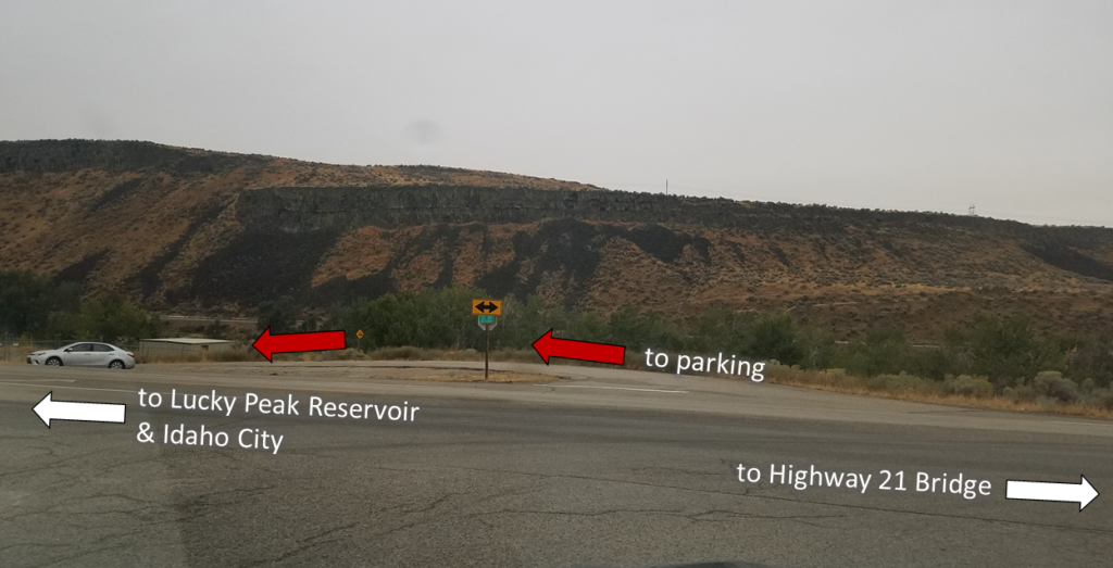 highway 21 with red arrows indicating parking area