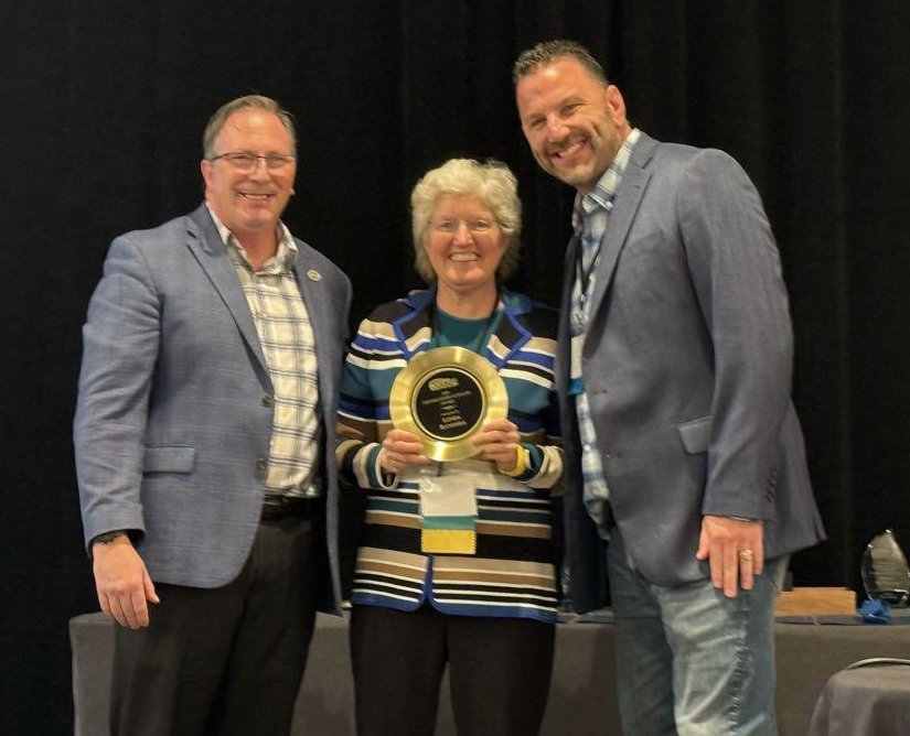 James Hannon, President of NAKHE (left), Lynda Ransdell (middle), Joe Duetsch, Chair of Awards Committee for NAKHE (right)
