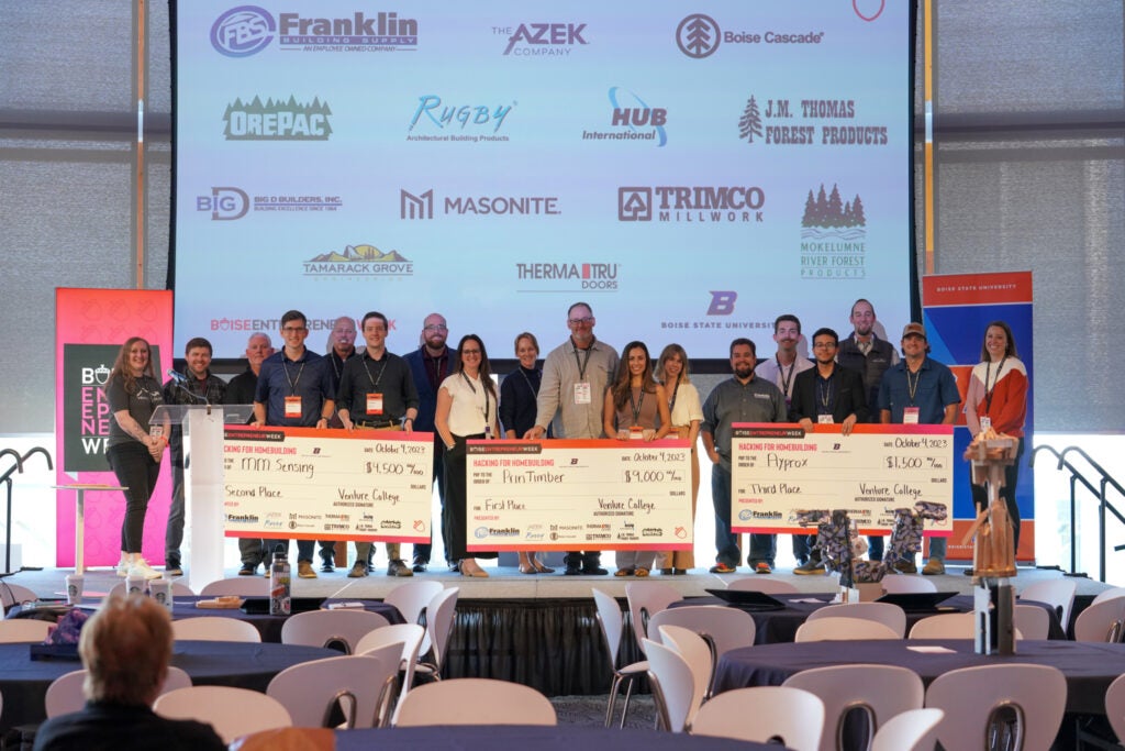 2023_Hacking_For_Home_For_Homebuiliding_Competition_Judges_Finalists_Sponsors_on_stage_with_checks