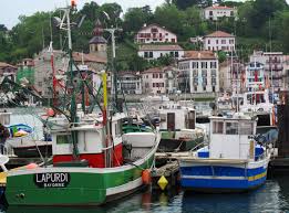 picture of boats in the Basque country